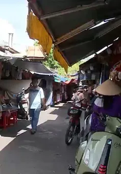 TP Hồ Chí Minh: Mất trật tự chợ dưới lòng đường