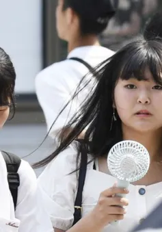 Muôn vẻ chống nắng nóng của người dân Nhật Bản