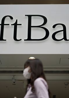 SoftBank của tỷ phú "liều ăn nhiều" có lãi trở lại