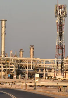Saudi Arabia tăng giá bán dầu