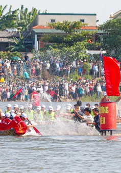 Lễ hội đua thuyền truyền thống trên sông Kiến Giang