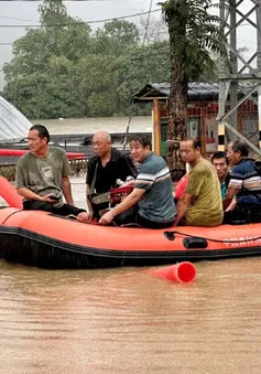 Mưa do bão Haikui tiếp tục trút xuống, nhiều vùng ở Trung Quốc ngập nặng