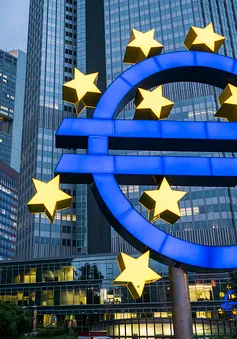 Kinh tế Eurozone đối mặt với năm 2024 ảm đạm