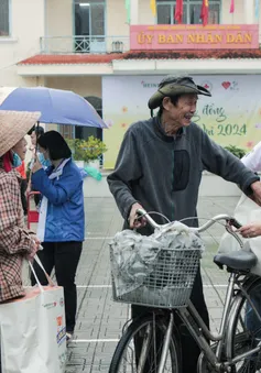 "Chung tay sẻ chia, cùng cộng đồng đón Tết An Vui"