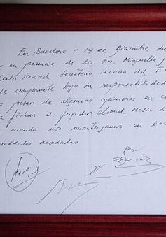 Bản hợp đồng “giấy ăn” của Messi được đem đi đấu giá