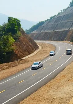 Bộ GTVT yêu cầu rà soát, điều chỉnh tổ chức giao thông tuyến cao tốc Cam Lộ - La Sơn