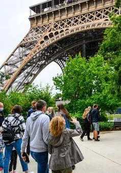 Du lịch Pháp gặp thách thức từ cuộc đình công Tháp Eiffel