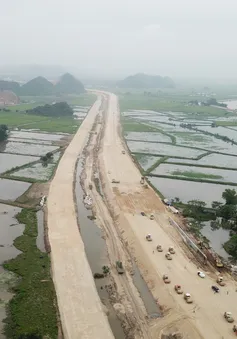 “Chỉ bàn làm, không bàn lùi”, quyết tâm đưa dự án giao thông về đích