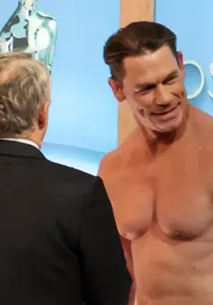 Lý do John Cena khoả thân tại Oscar 2024