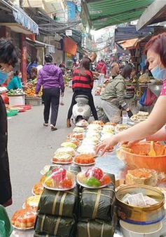 Hà Nội: Ra quân xử lý tình trạng họp chợ lấn chiếm lòng đường