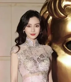 Angelababy chật vật tìm đường trở lại