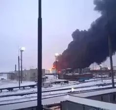 Thêm hai nhà máy lọc dầu của Nga bị tấn công