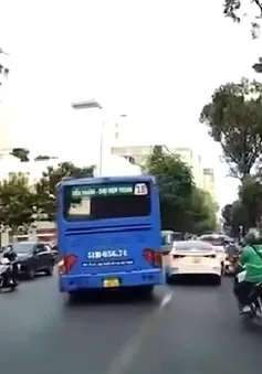 Xử lý tài xế xe bus lấn làn, vượt ẩu tại trung tâm TP Hồ Chí Minh