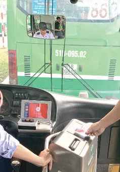 Hà Nội thí điểm thẻ, vé điện tử cho 10 tuyến xe bus