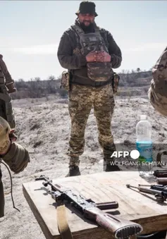 Ukraine để ngỏ khả năng lui quân nếu Mỹ không viện trợ quân sự