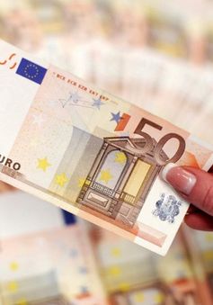 Đồng USD mạnh đẩy Euro xuống mức thấp nhất 5 tháng