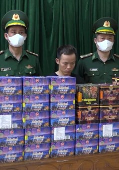 Hà Tĩnh: Bắt vụ vận chuyển pháo nổ qua biên giới