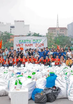 35 tấn rác được thu gom trong chiến dịch "Earth Day Việt Nam 2024"