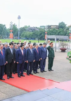 Kỷ niệm 134 năm Ngày sinh Chủ tịch Hồ Chí Minh: Lãnh đạo Đảng, Nhà nước vào Lăng viếng Bác