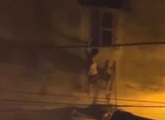 Nam thanh niên leo thang dây, đập tường cứu 3 người trong vụ cháy ở Trung Kính