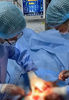 Hai bệnh viện hợp sức cứu sống mẹ con sản phụ bị suy hô hấp nặng