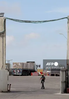 Thêm xe chở hàng cứu trợ tới Gaza