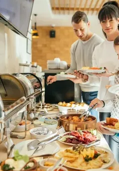 Làm cách nào để tránh "ngộ độc thực phẩm" khi ăn sáng ở khách sạn?