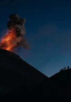 Độc đáo trải nghiệm ngắm núi lửa hoạt động tại Guatemala