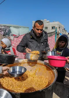 Israel cho phép mở lại hoạt động bán thực phẩm ở Gaza