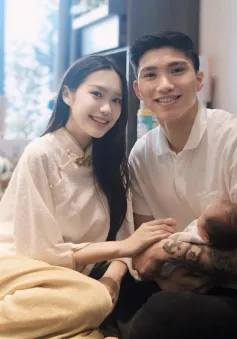 Đinh Mạnh Ninh khóc trong đám cưới, Đoàn Văn Hậu khoe ảnh con trai đầu lòng