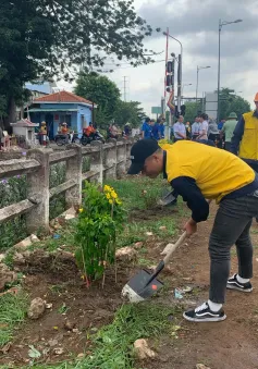 Đẩy mạnh phong trào "Đường tàu đường hoa"