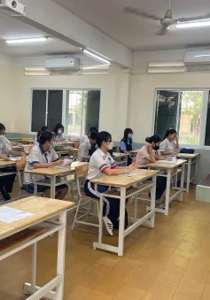 Hôm nay, học sinh làm thủ tục dự thi tuyển sinh lớp 10 tại TP Hồ Chí Minh