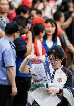 Trung Quốc bắt đầu kỳ thi khốc liệt và nghiêm ngặt hàng đầu thế giới