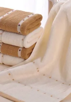Mẹo hữu ích để khử mùi và giặt khăn tắm sạch như mới