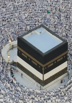 Người hành hương đổ về thánh địa Mecca