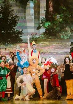Nhạc kịch Shrek sẵn sàng trước giờ công diễn tới khán giả Việt