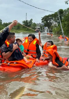 TP Phú Quốc: Hỗ trợ người dân ứng phó mưa lớn gây lũ lụt cục bộ