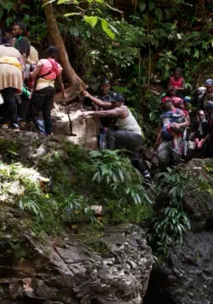 Panama bắt đầu trục xuất người di cư băng qua rừng rậm "tử thần" Darien Gap