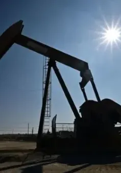 Giá dầu giảm xuống mức thấp nhất trong 6 tuần