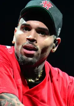 Chris Brown bị kiện vì cáo buộc hành hung khán giả