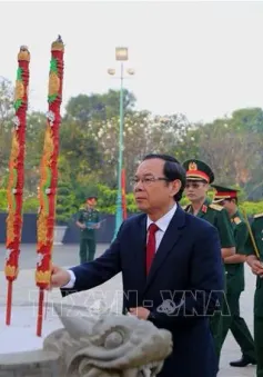 Lãnh đạo TP Hồ Chí Minh dâng hương tưởng niệm các anh hùng liệt sĩ