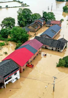 Bão Gaemi suy yếu tấn công miền Nam Trung Quốc, 4 người chết vì mưa lớn gây lũ lụt