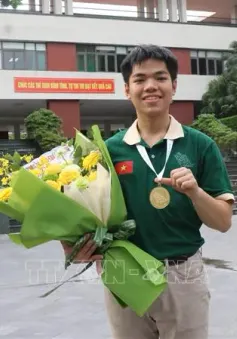 Gặp gỡ 'Chàng trai Vàng' Olympic Hóa học quốc tế