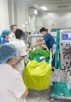 Xuống kiểm tra bể chứa ngâm thực phẩm, 2 người ngộ độc khí nguy kịch