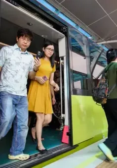 Hơn 14.000 khách đi metro Nhổn - Ga Hà Nội trong ngày đầu vận hành