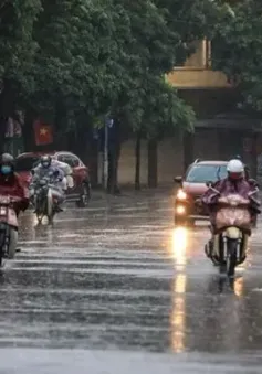 Bắc Bộ tiếp tục mưa dông, Trung Bộ nắng nóng