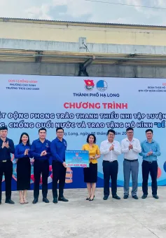 Phát động mô hình "bể bơi cho em" giúp trẻ em học bơi miễn phí ở Hạ Long