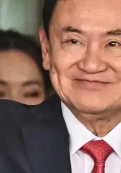 Cựu Thủ tướng Thaksin bất ngờ được ân xá trước thời hạn