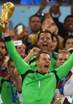 Manuel Neuer tuyên bố chia tay ĐT Đức