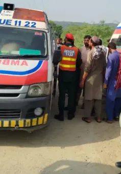 Tấn công xe chở học sinh ở Pakistan khiến 2 trẻ em thiệt mạng